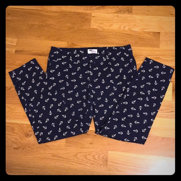 Old Navy Pants - Cute navy and white anchor print pants